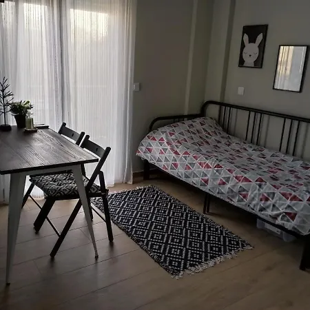 Friends' Place * Tríkala