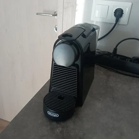 Friends' Place * Tríkala