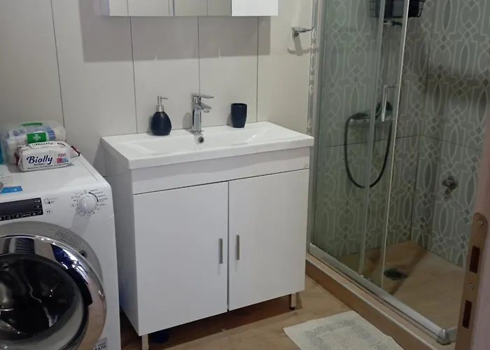 Friends' Place * Tríkala